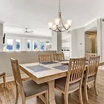 Walk To Main Beach, Restaurants-Ocean View Villas 1B-Sleeps 6