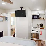 Beach 5 Villas #B1