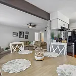 2625 Forest Ridge - Pool - Tennis - Pickleball - Large Deck