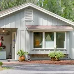 Nantucket Hide-Away Cottage On Saint Marys River!