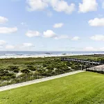 2Nd Floor 2 Bed/2 Bath Beachfront Condo Sleeps 6. Patio & Pool.