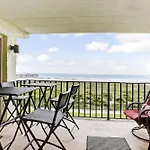 2Nd Floor 2 Bed/2 Bath Beachfront Condo Sleeps 6. Patio & Pool.