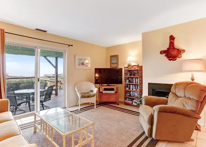 Dog Friendly-Enjoy The Sun And Endless Ocean Views From The Upper Deck 2158A S Fletcher Ave