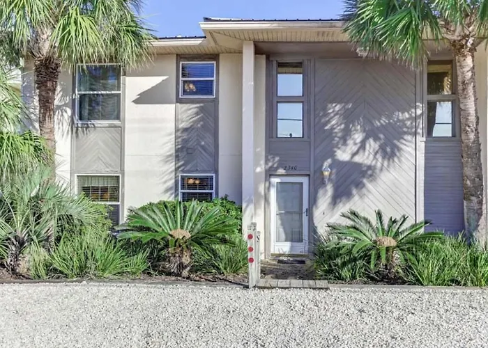 2340 S Fletcher