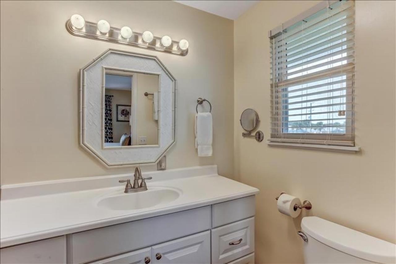 1308 S Fletcher * Fernandina Beach