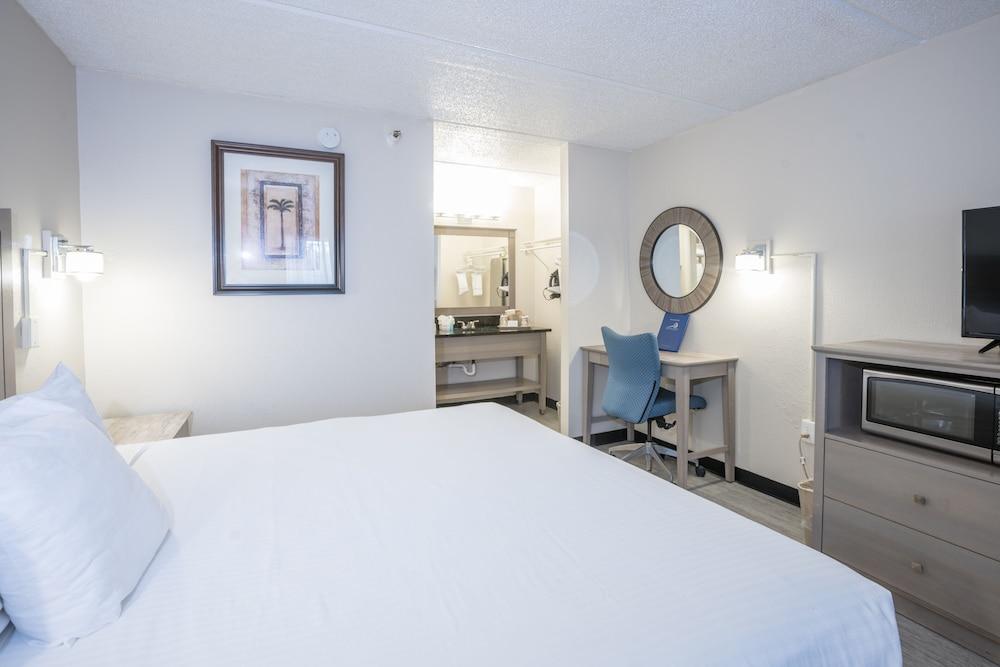 Ocean Coast At The Hotel 3*