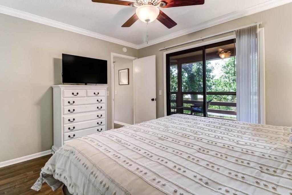 Amelia Hideaway *