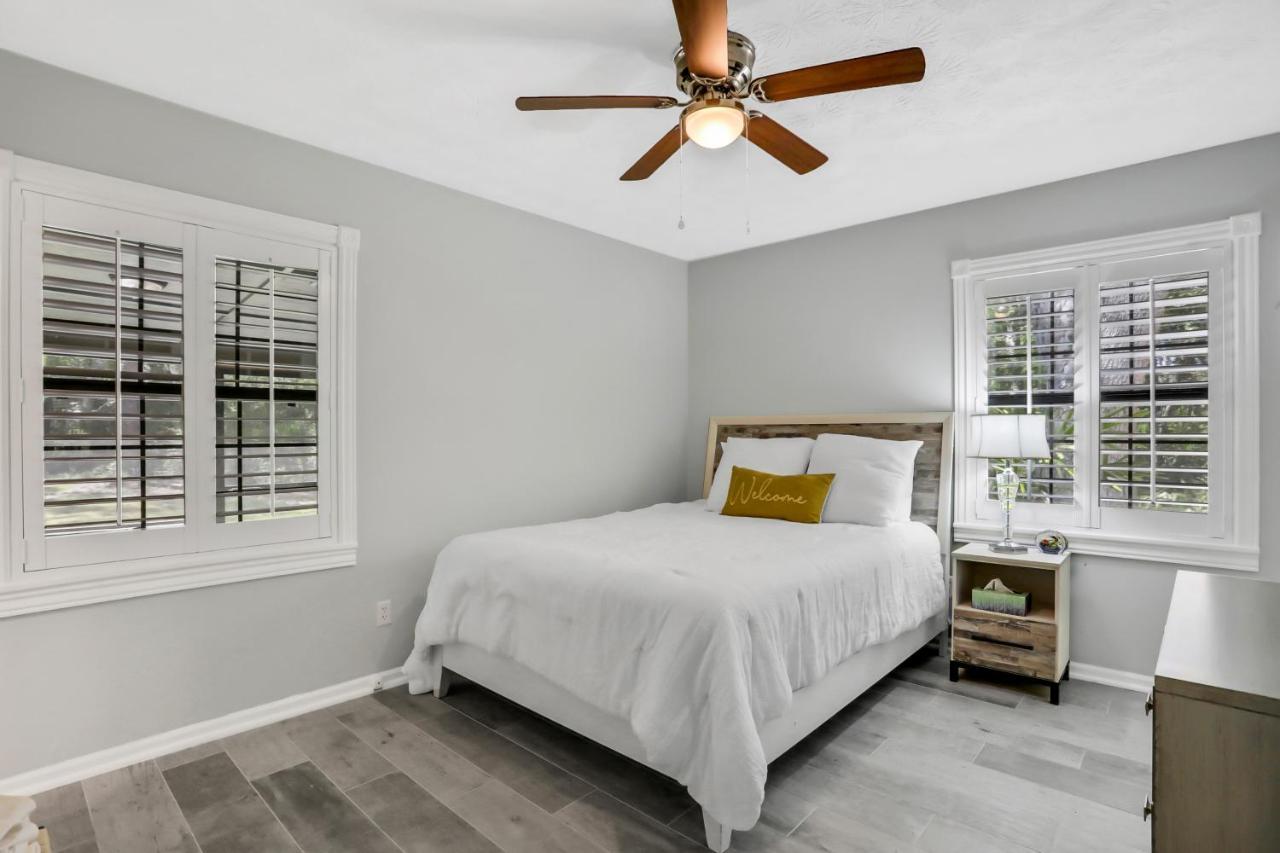 4636 Whimbrel Lane *