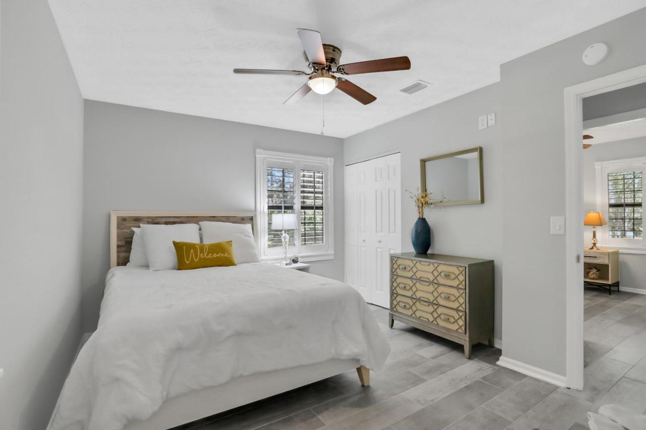 4636 Whimbrel Lane *