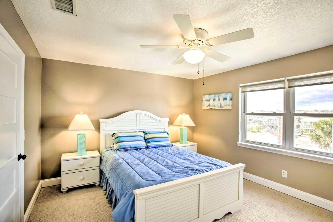 Bright Fernandina Townhome Walk To Ocean!