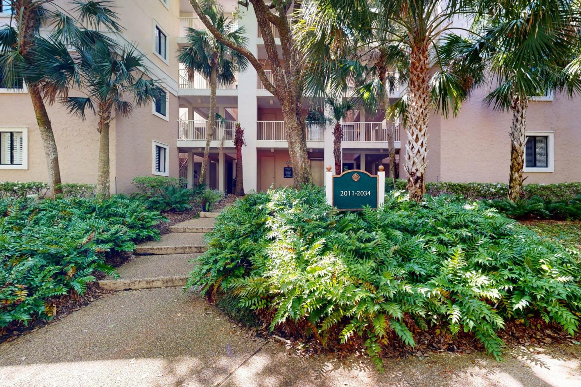 2012 Wood Apartment *