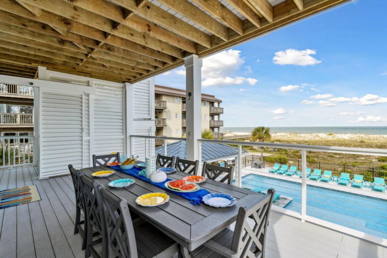 Ocean Lookout 2 - Heated Pool, Beachfront Deck, Stunning Ocean Views Holiday home *
