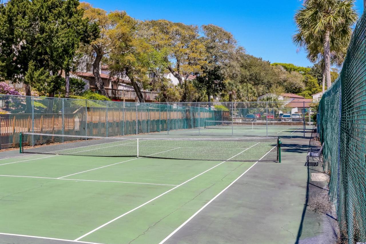 2625 Forest Ridge - Pool - Tennis - Pickleball - Large Deck Holiday home