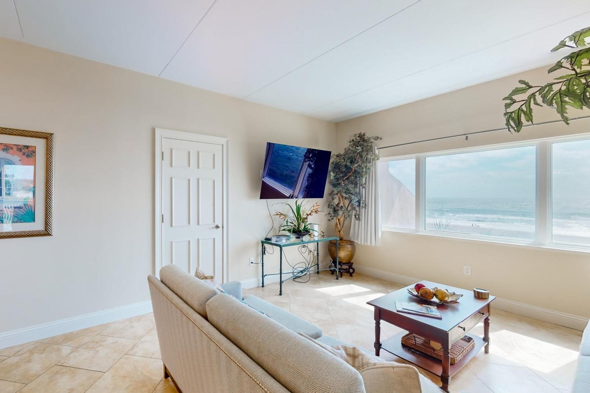 225-26 Sandcastles Apartment *