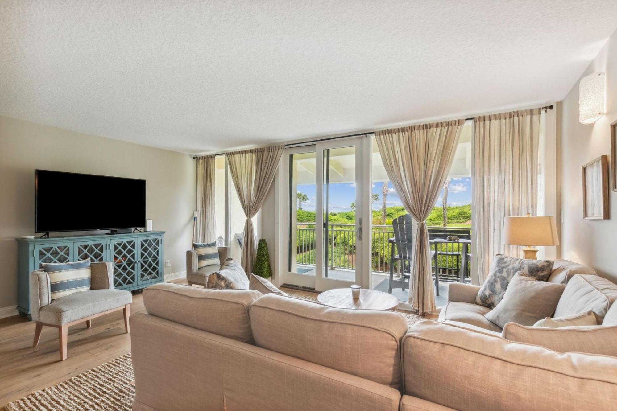 Coastal Haven Shipwatch 1303, Oceanfront Apartment