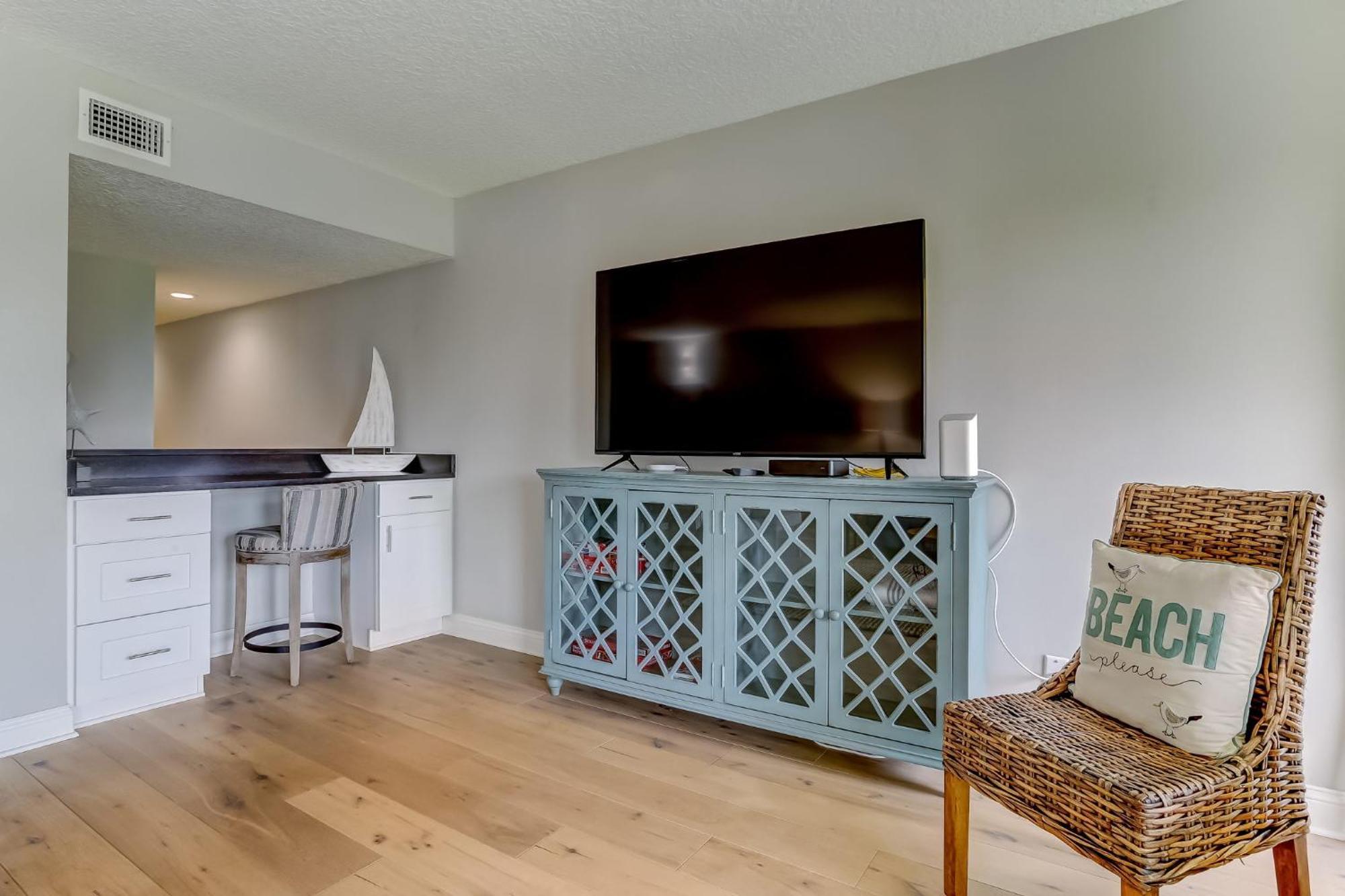 Apartment Coastal Haven Shipwatch 1303, Oceanfront *