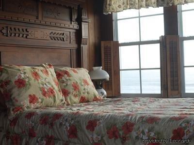 Hotel Amelia Oceanfront