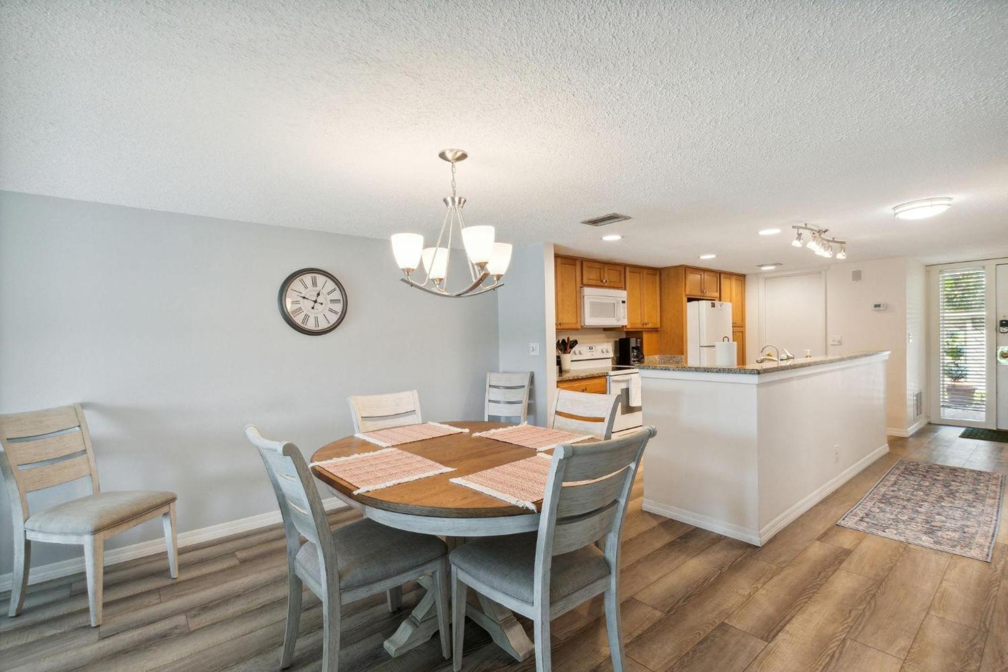 3012 Club Villa