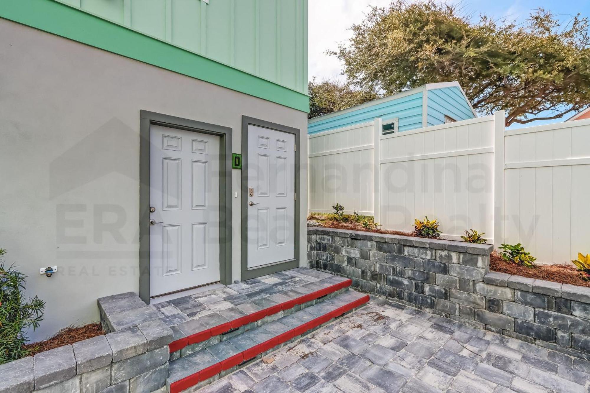 Brand New Build Dog Friendly Close To Ocean Above Garage 5631 Holiday home
