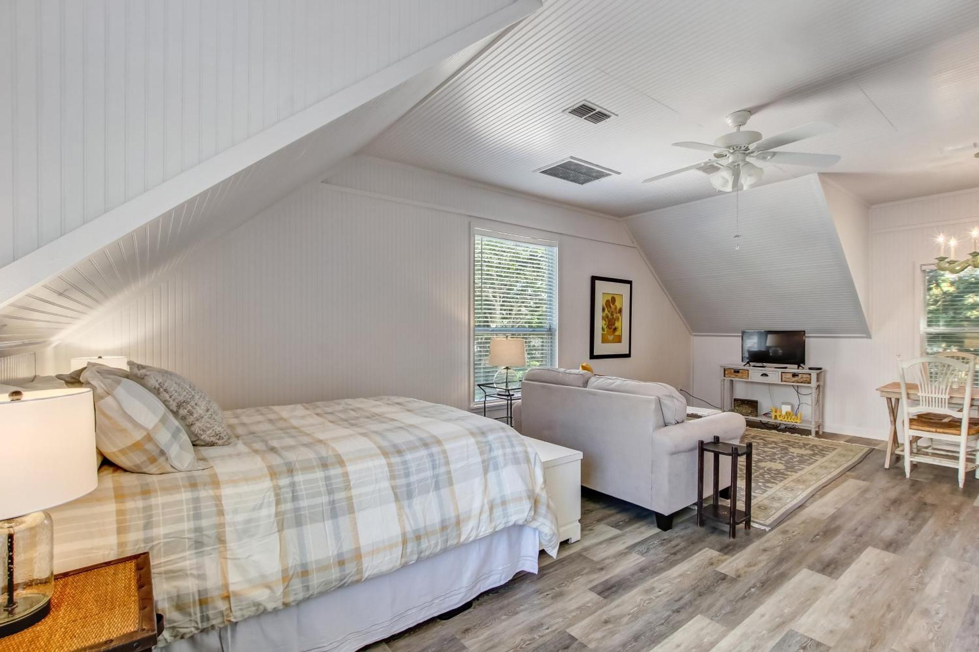 Adorable Dog Friendly Garage In The Historic District Of Old Town Holiday home Fernandina Beach