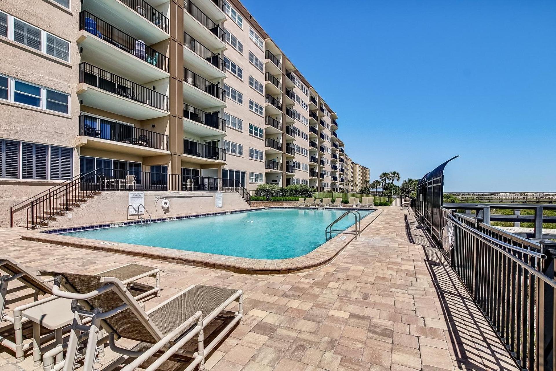 Nautical Oceanfront Apartment Fernandina Beach