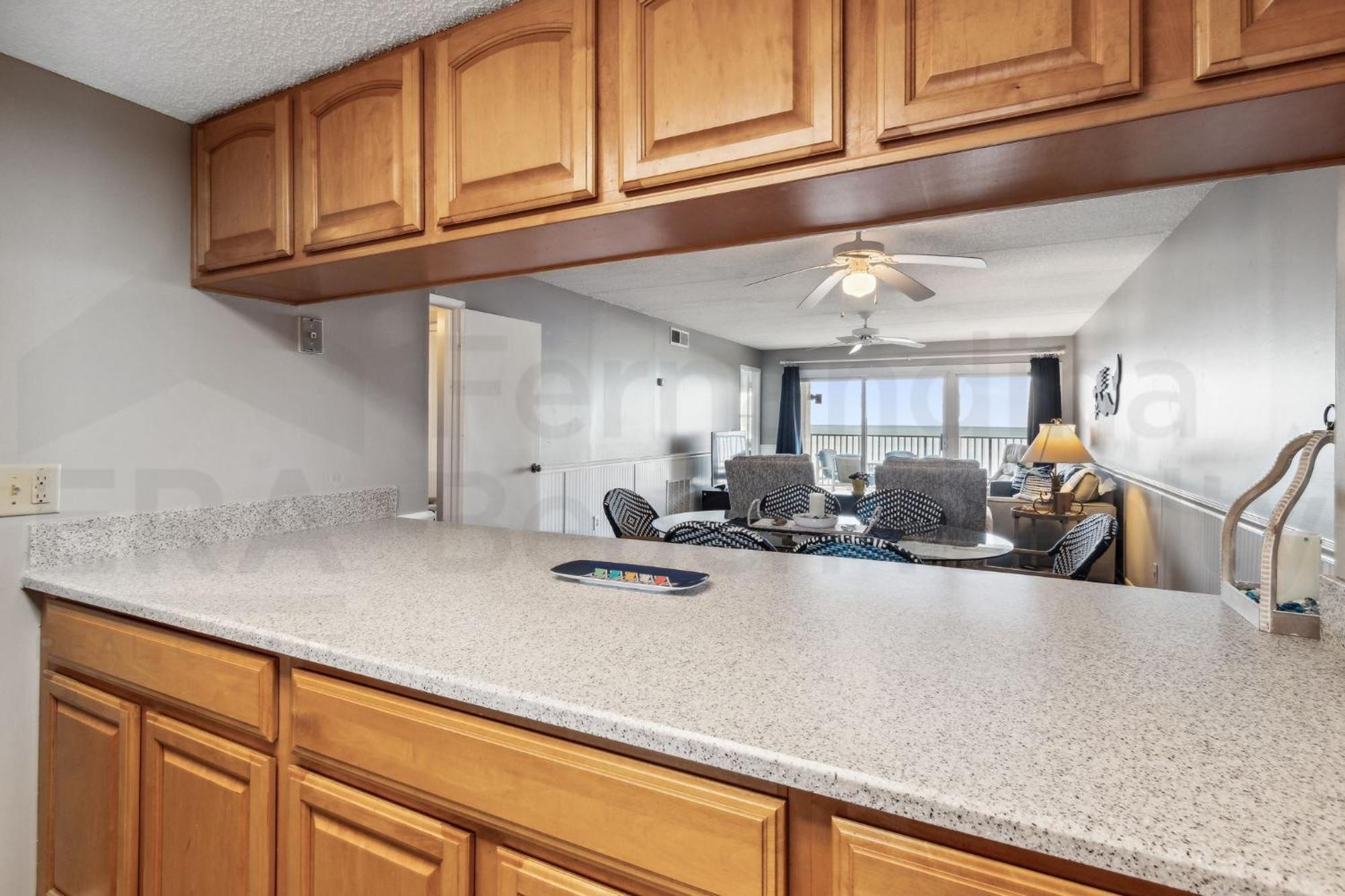 Nautical Oceanfront Apartment *