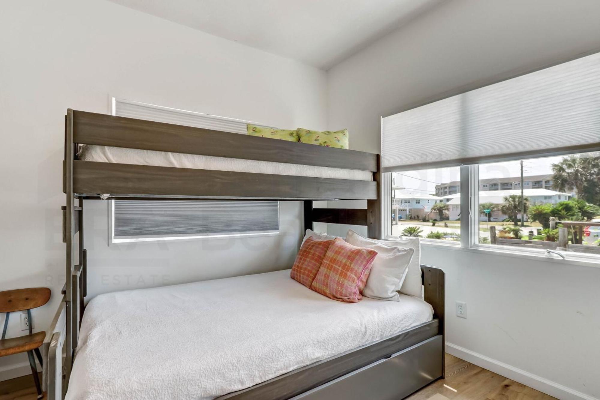 Dogfriendly Beachfront Holiday home