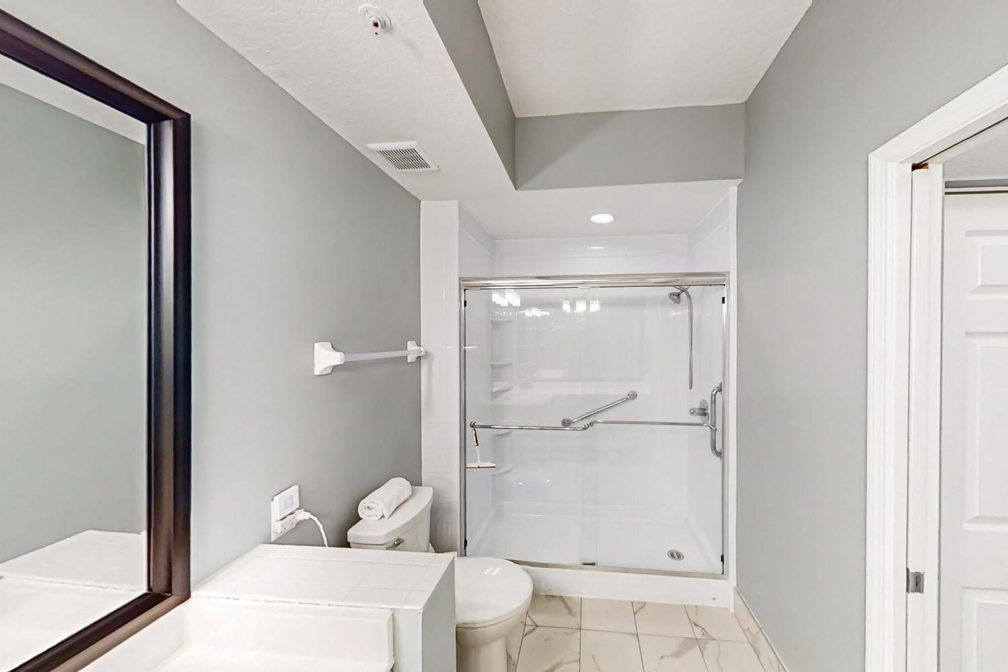 Apartment 8 Ocean Place *