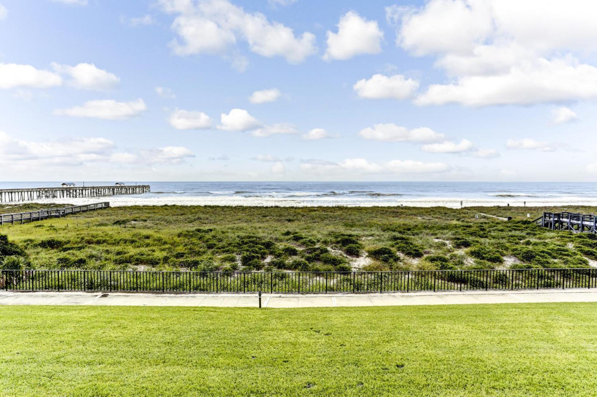 Holiday home 2nd Floor 2 Bed/2 Bath Beachfront Sleeps 6. Patio & Pool. Fernandina Beach