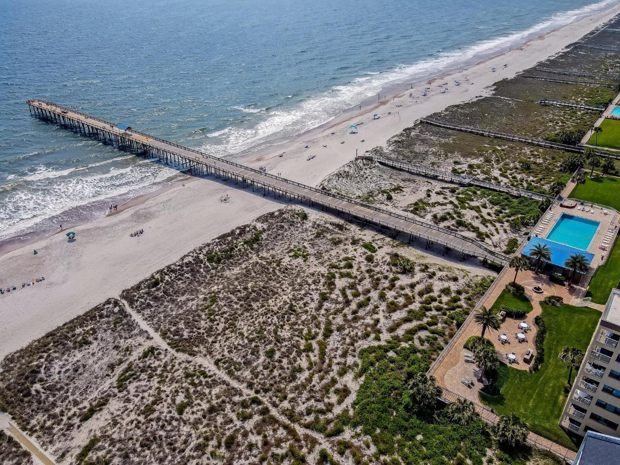 Holiday home Fully Renovated Oceanfront Getaway With A Modern Coastal Feel And Amazing Ocean Views! 782 Amelia By The Sea *