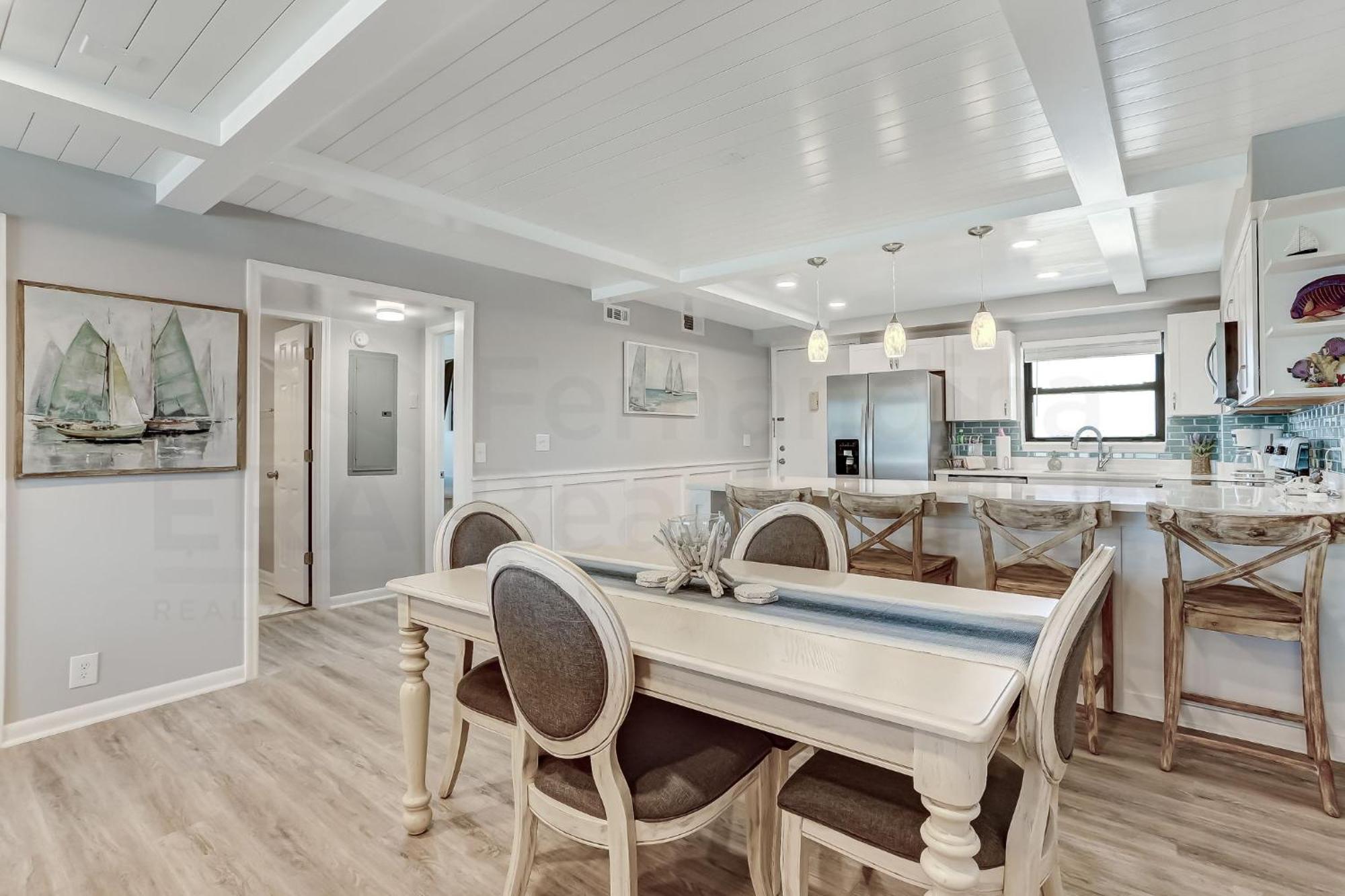 Holiday home Fully Renovated Oceanfront Getaway With A Modern Coastal Feel And Amazing Ocean Views! 782 Amelia By The Sea *
