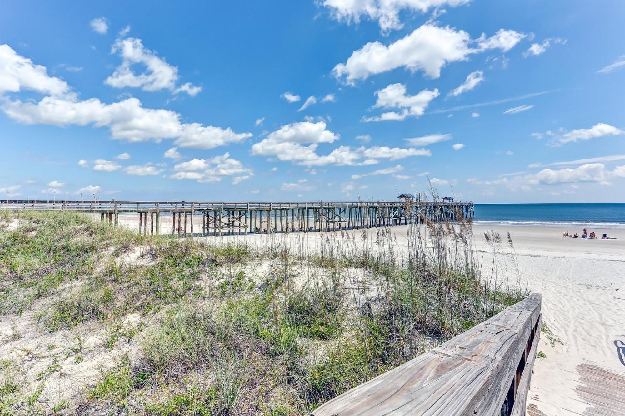 Beautiful 3 Bedroom Oceanfront On The 5th Floor With Fishing Pier! 557 Amelia By The Sea Holiday home