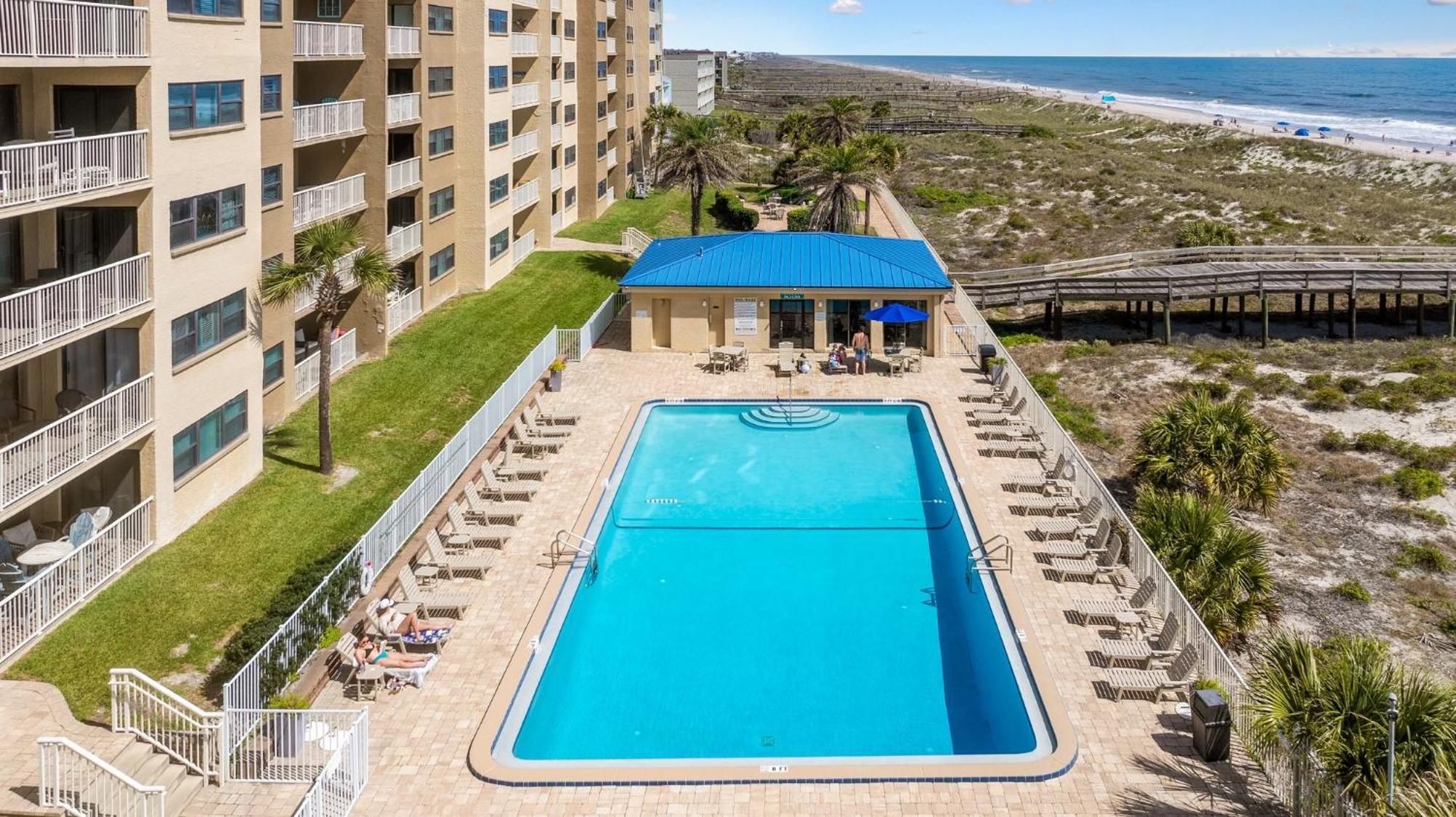 Experience Beachfront Luxury At 667 Amelia By The Sea, Perfect For Your Next Family Getaway. Holiday home *
