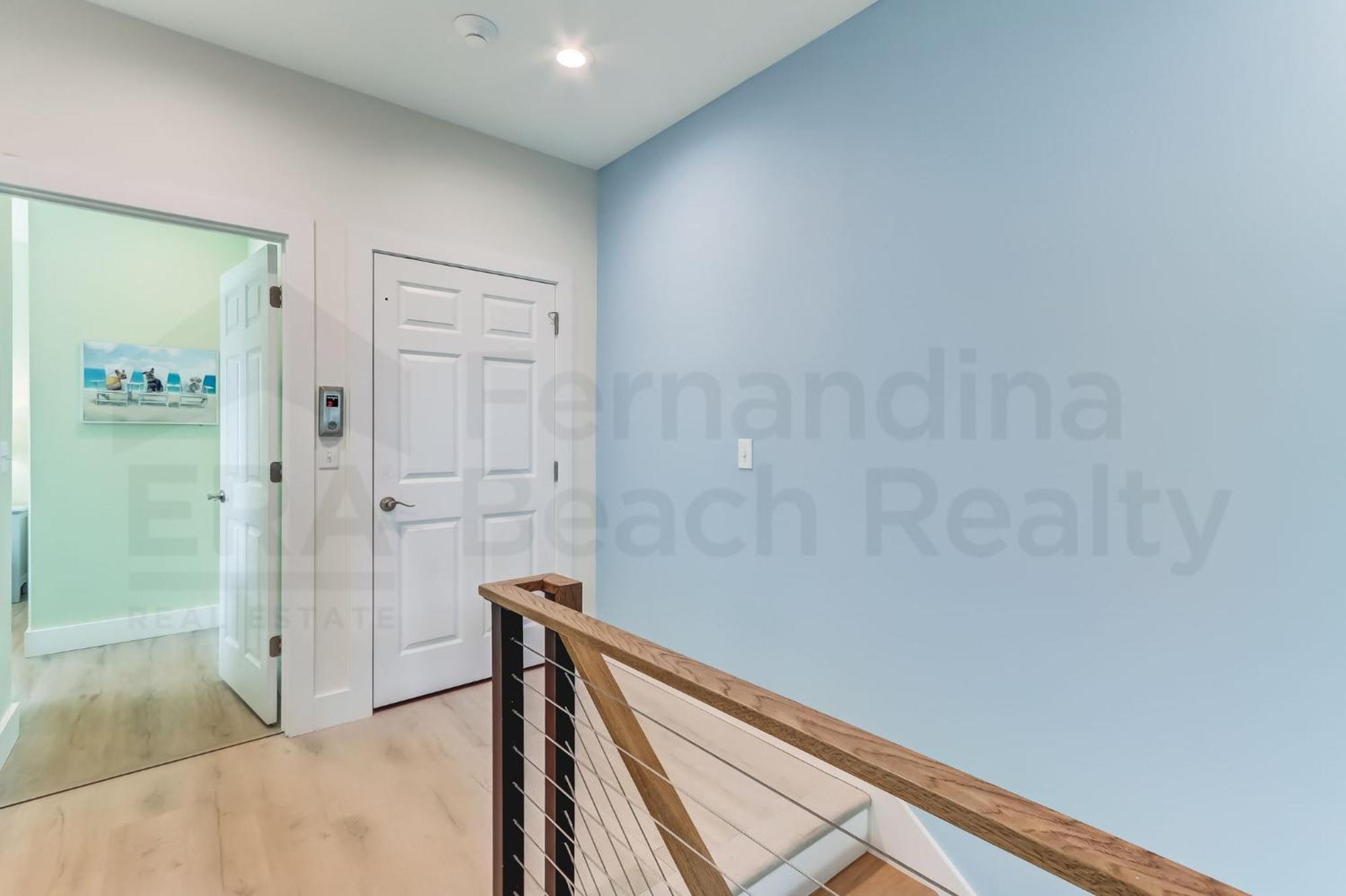 Holiday home Dog Friendly - Ocean Views - Across The Street From Ocean *