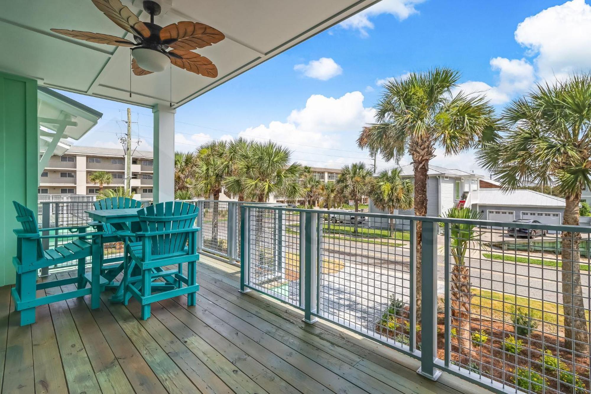 Holiday home Dog Friendly - Ocean Views - Across The Street From Ocean *