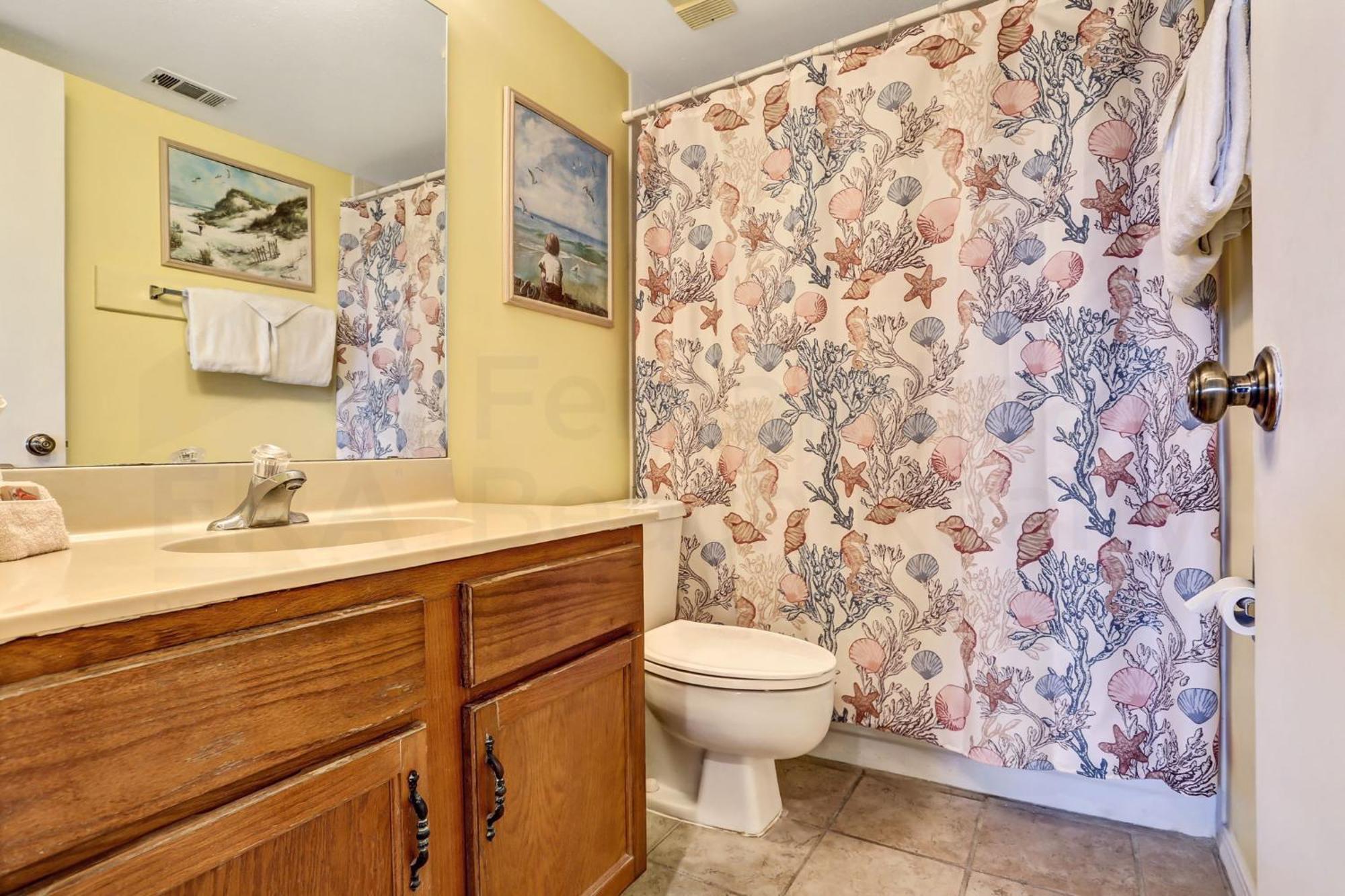 2 Bed/2 Bath, 4th Floor Oceanfront Sleeps 6. Oceanfront Deck And Pool. Holiday home *