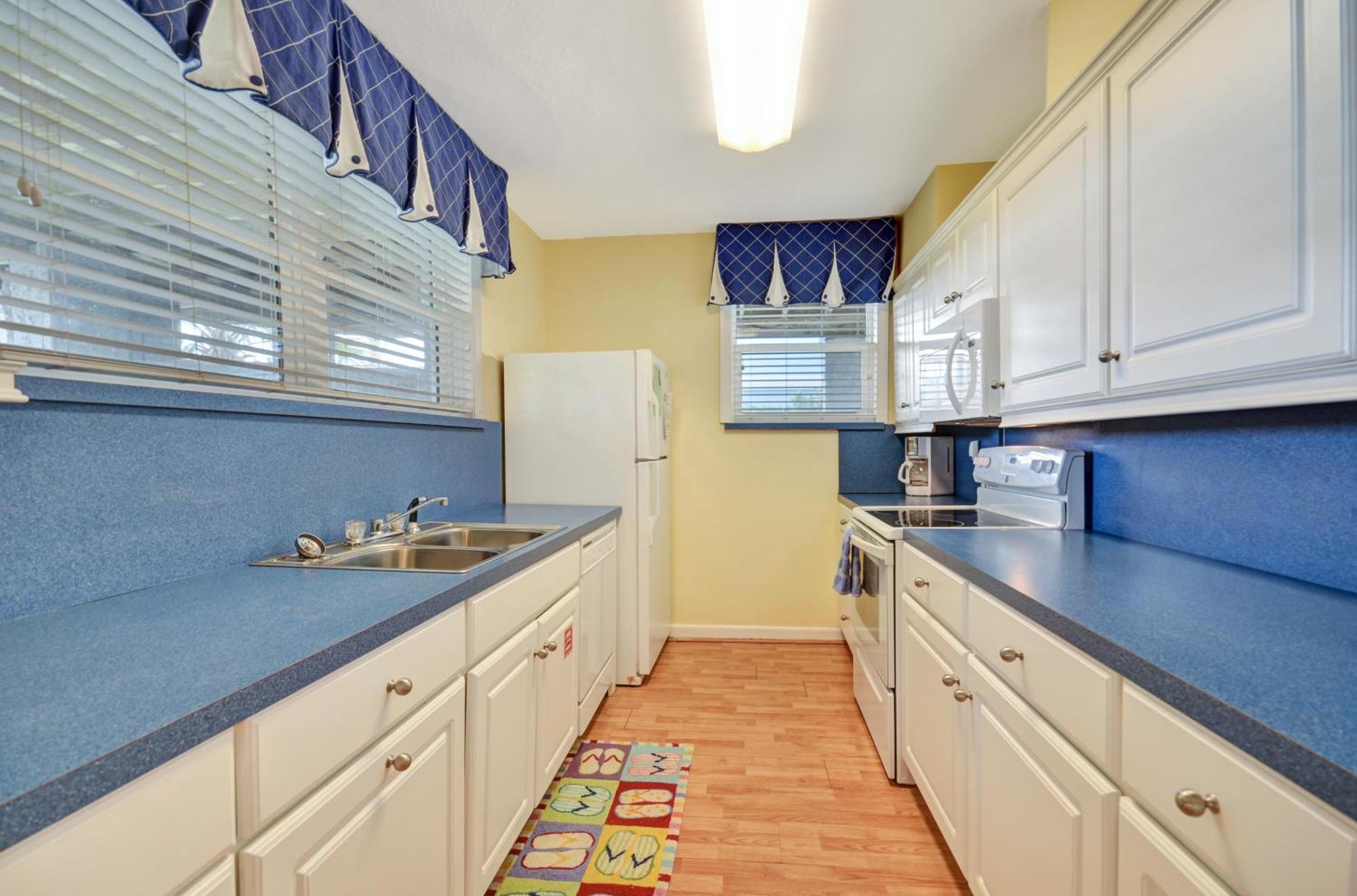 Dog Friendly, Ground Floor Unit Close To 27-hole Golf Course. Holiday home *