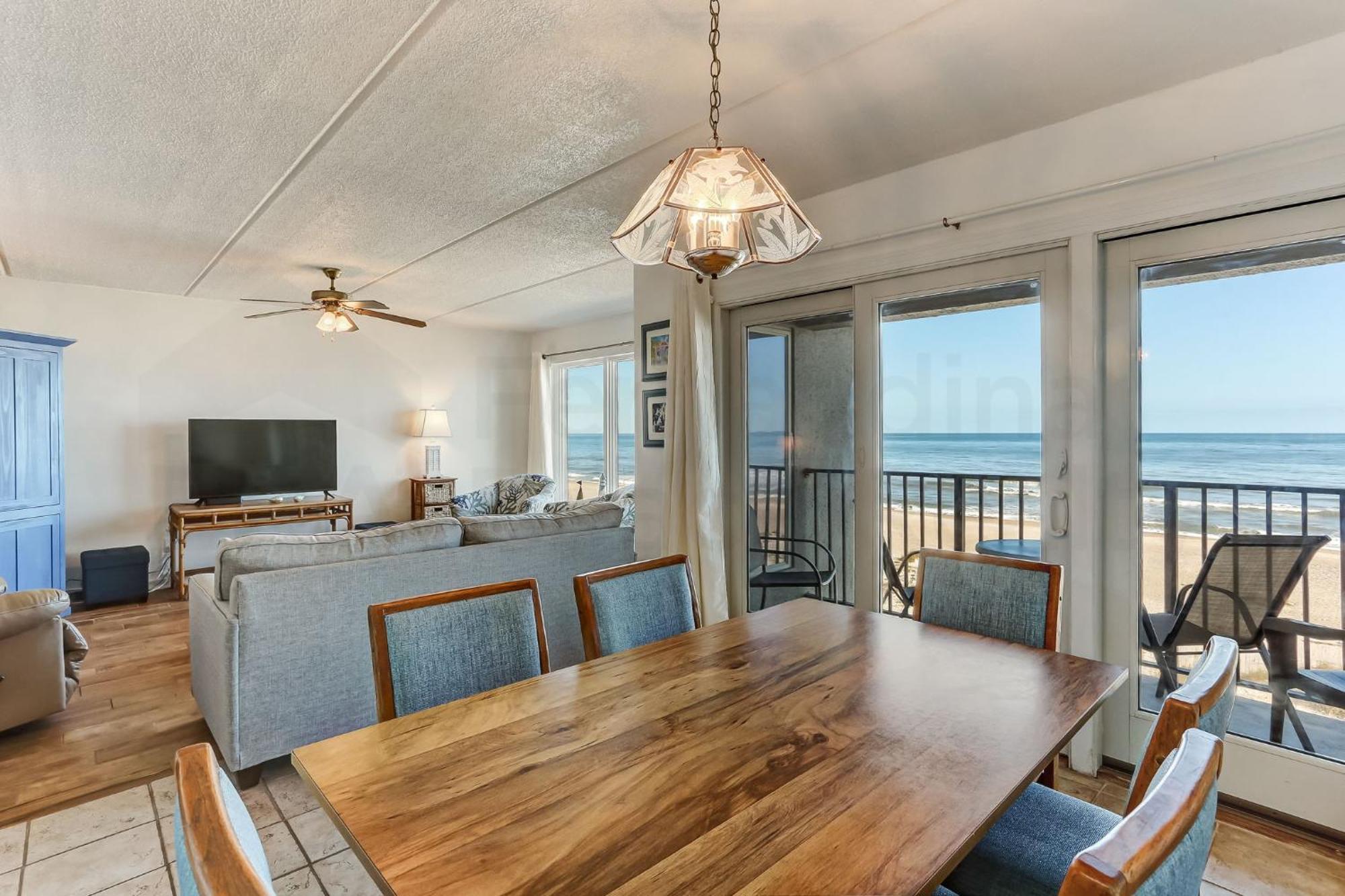 Holiday home 2 Bed/2 Bath, 4th Floor Oceanfront Sleeps 6. Oceanfront Deck And Pool. *