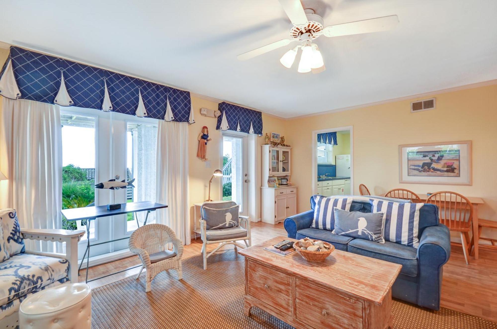 Dog Friendly, Ground Floor Unit Close To 27-hole Golf Course. *