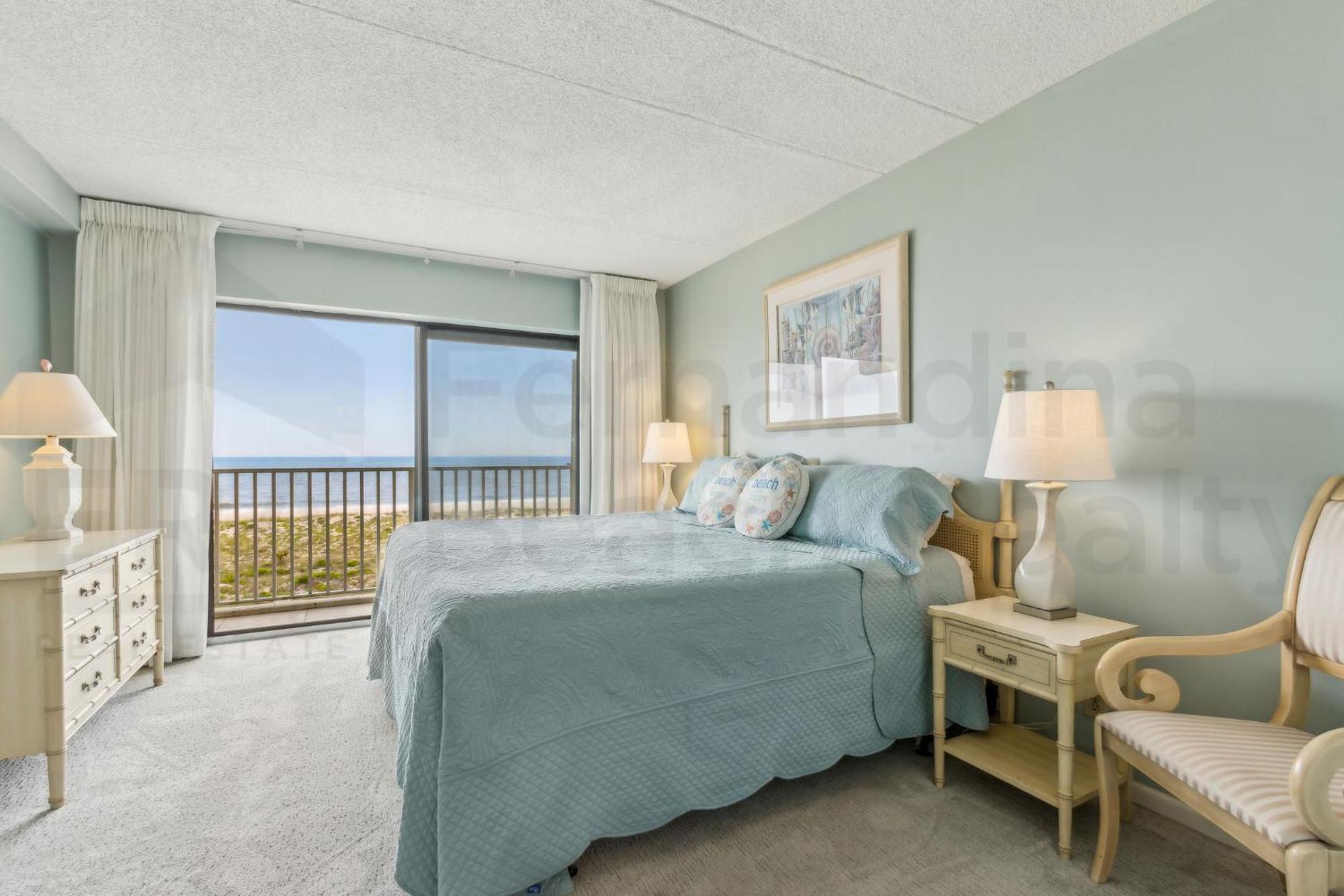 Ocean View From The Master Bedroom And Living With A Spacious Balcony Holiday home