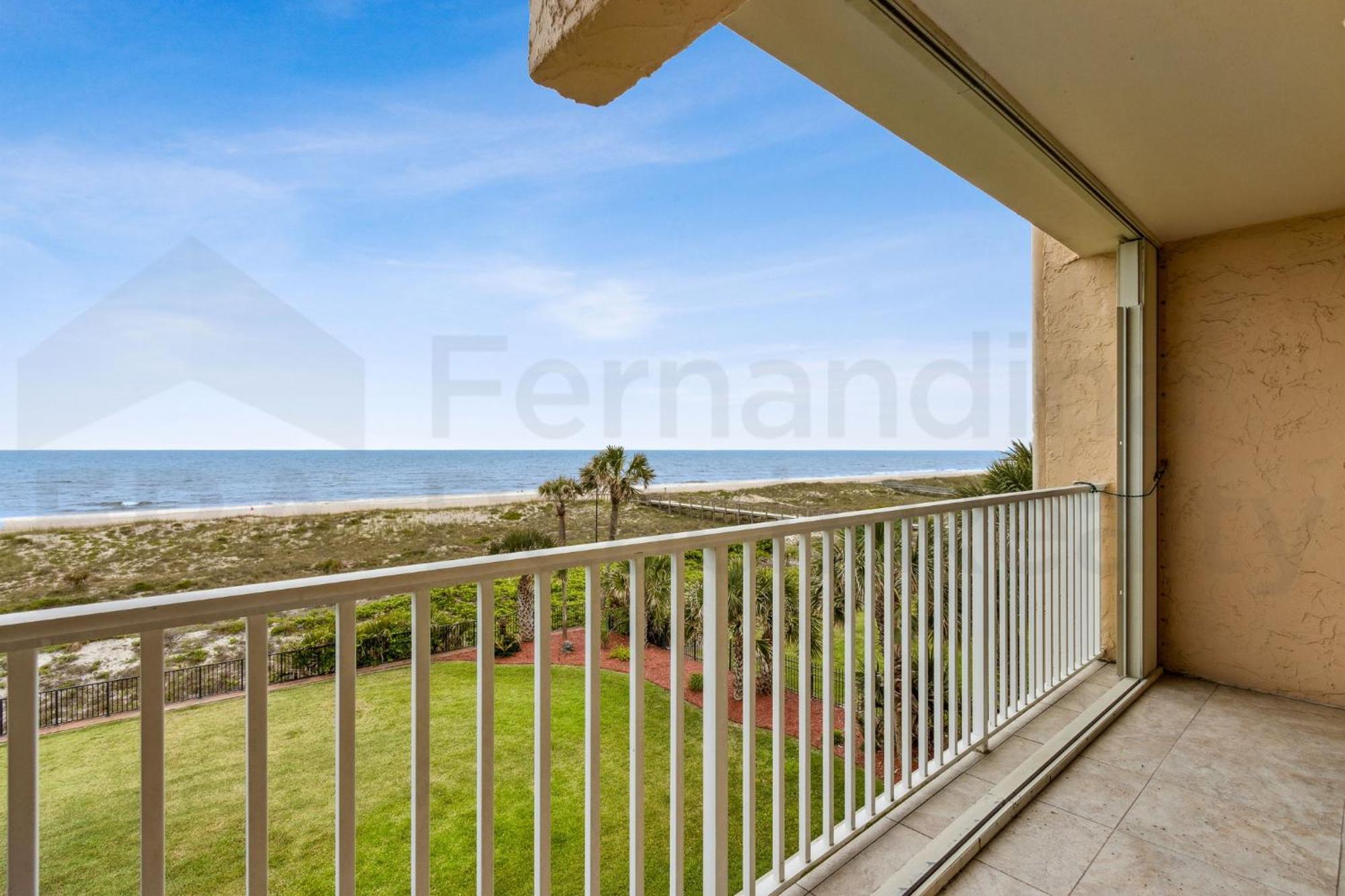 Ocean View From The Master Bedroom And Living With A Spacious Balcony *
