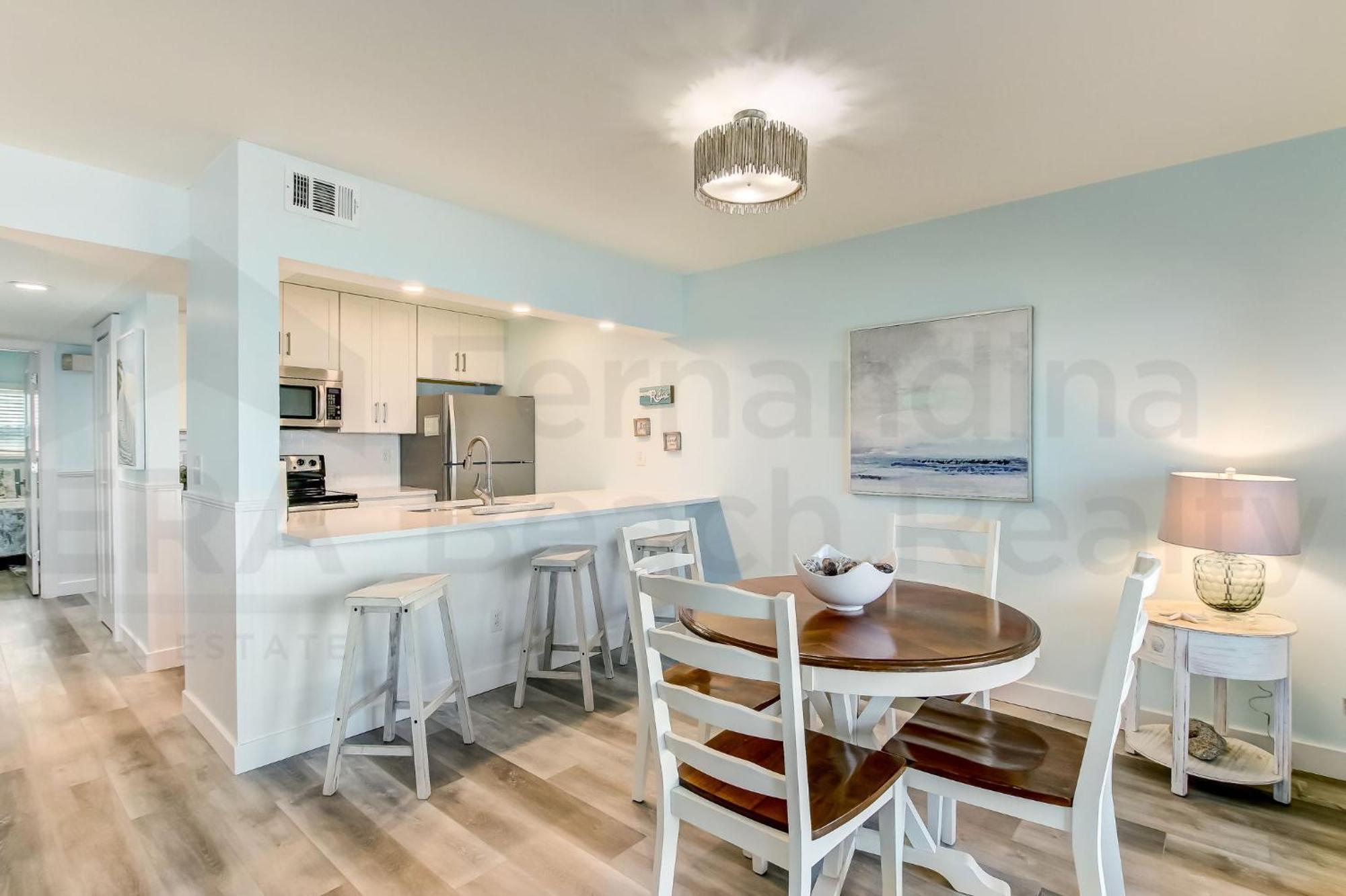 2 Bed/2 Bath Oceanfront Sleeps 6 Guests. Oceanfront Balcony And Pool. *