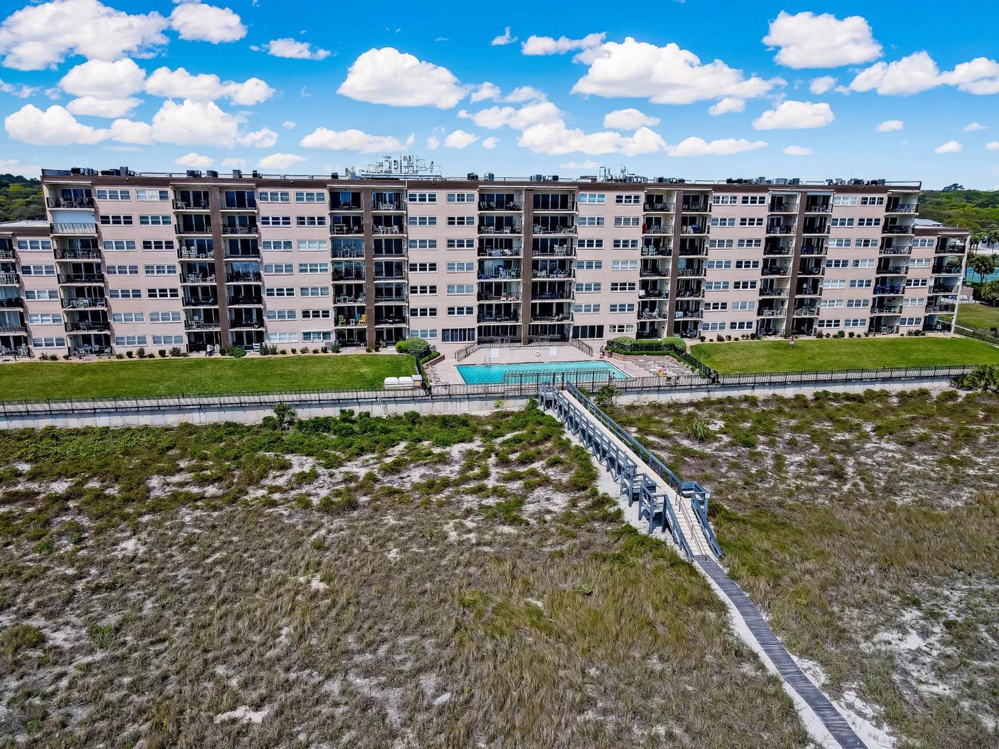 Holiday home Renovated & Beautiful! Enjoy The Amazing Views From Oceanfront With Fishing Pier! 220 Amelia By The Sea