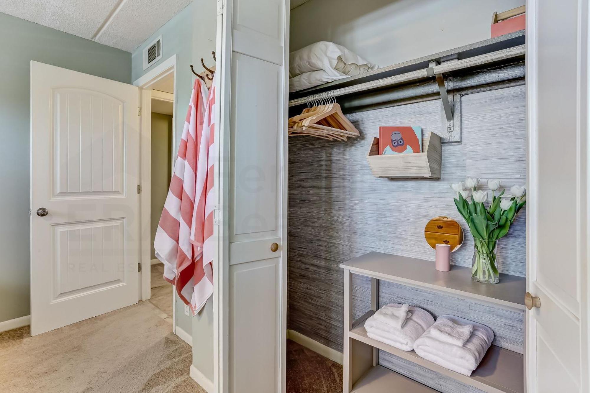Renovated & Beautiful! Enjoy The Amazing Views From Oceanfront With Fishing Pier! 220 Amelia By The Sea *
