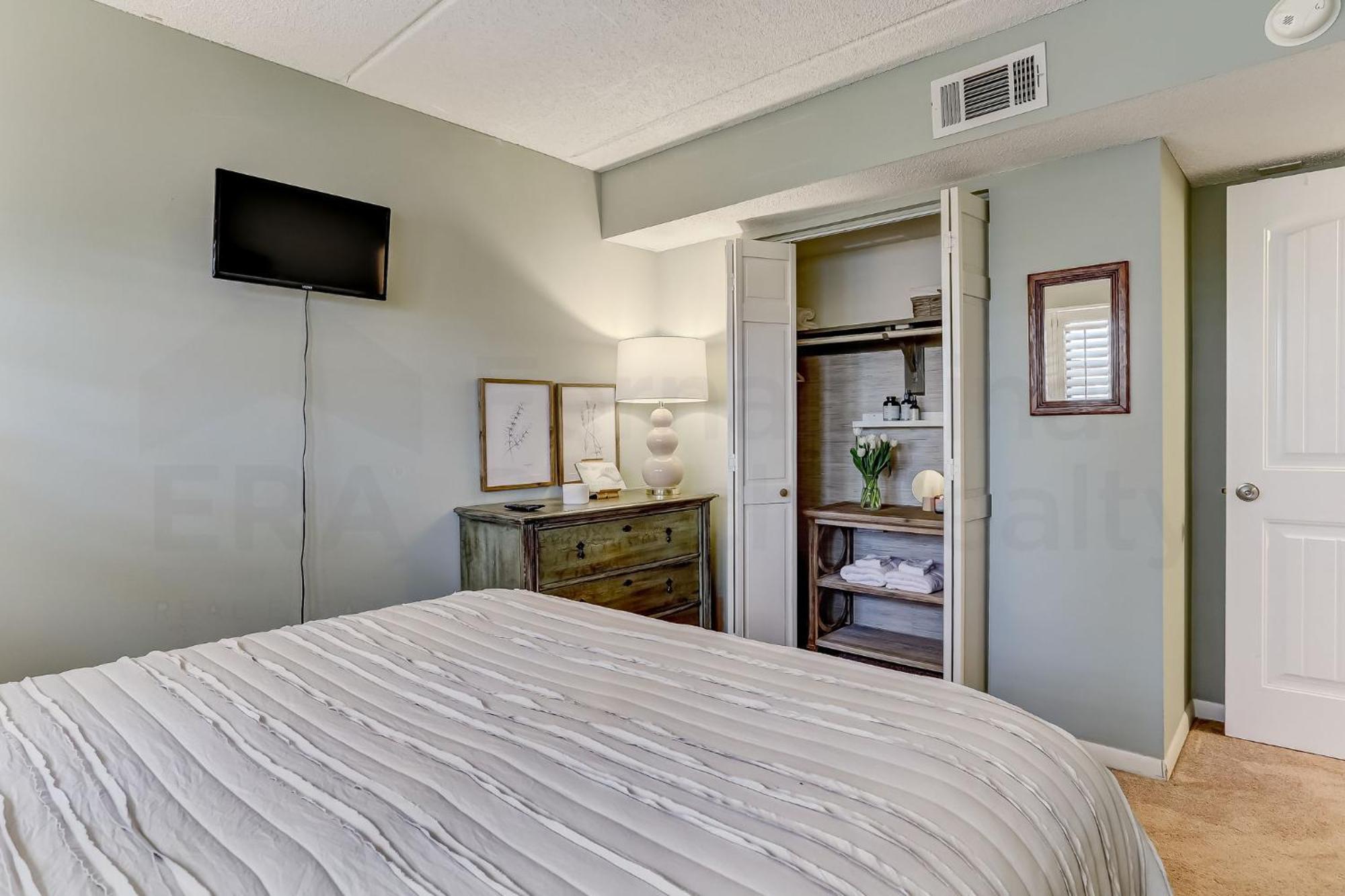 Renovated & Beautiful! Enjoy The Amazing Views From Oceanfront With Fishing Pier! 220 Amelia By The Sea