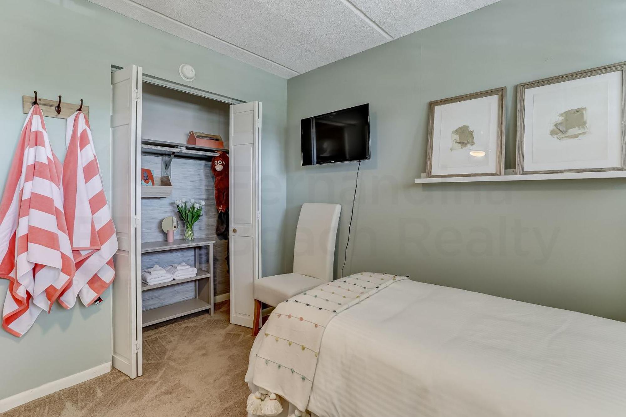 Holiday home Renovated & Beautiful! Enjoy The Amazing Views From Oceanfront With Fishing Pier! 220 Amelia By The Sea Fernandina Beach