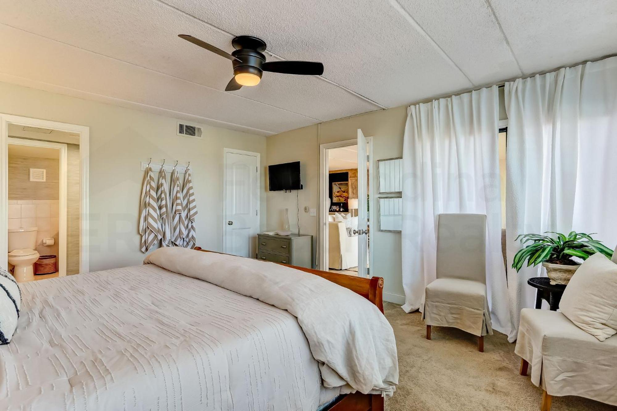 Renovated & Beautiful! Enjoy The Amazing Views From Oceanfront With Fishing Pier! 220 Amelia By The Sea Fernandina Beach