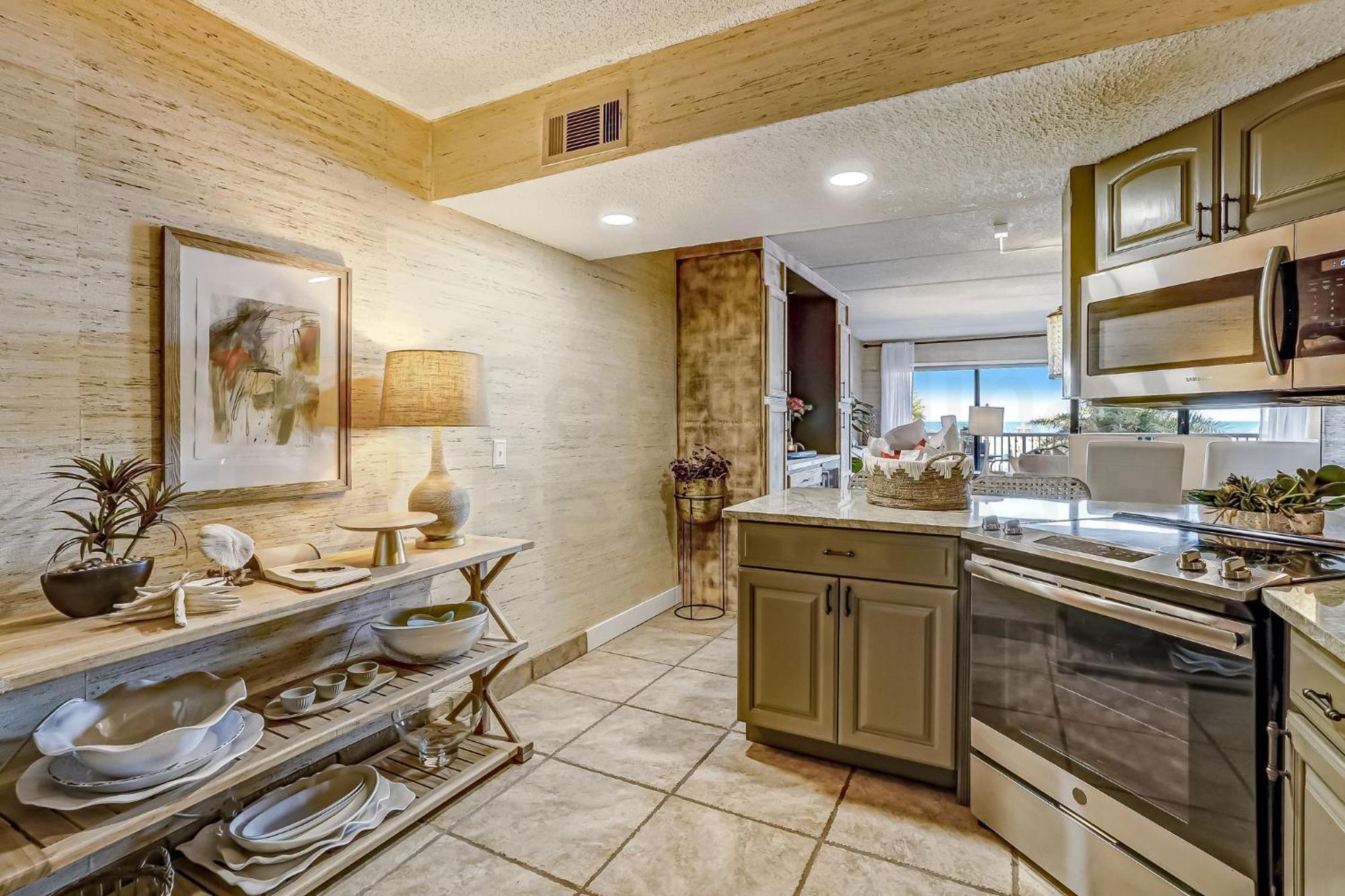 Holiday home Renovated & Beautiful! Enjoy The Amazing Views From Oceanfront With Fishing Pier! 220 Amelia By The Sea *