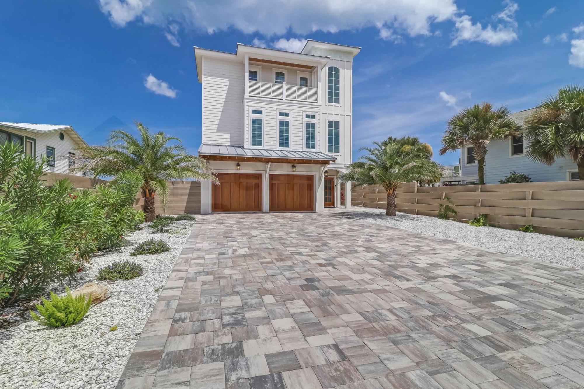 226 S Fletcher Ave 2nd Floor *