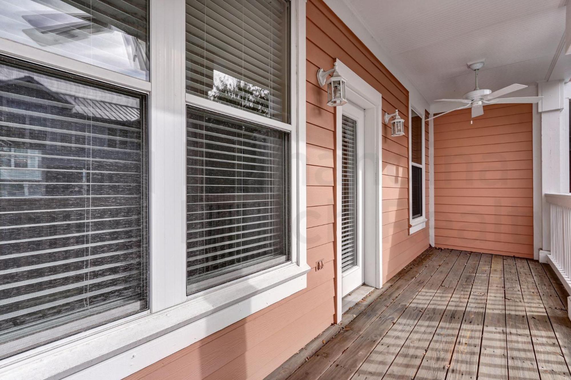 Dog Friendly - 3 Story - Spacious End Unit - Within Walking Distance To The Ocean! 2142 Cape Sound